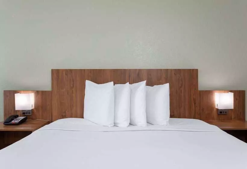 Hotel Ramada By Wyndham Altamonte Springs Near I4