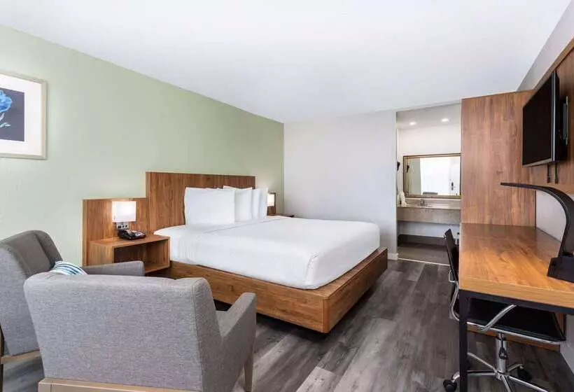 Hotel Ramada By Wyndham Altamonte Springs Near I4