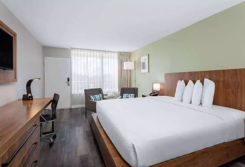 Hotel Ramada By Wyndham Altamonte Springs Near I4