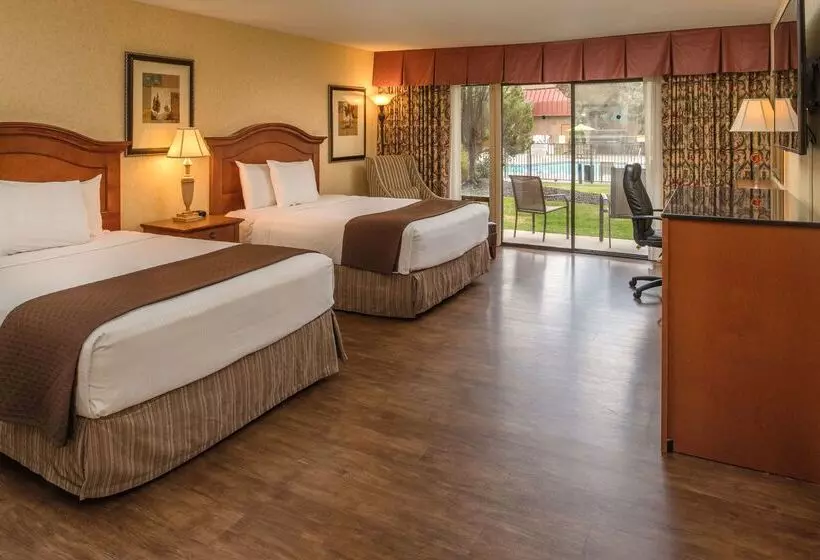 Red Lion Hotel Pasco Airport & Conference Center