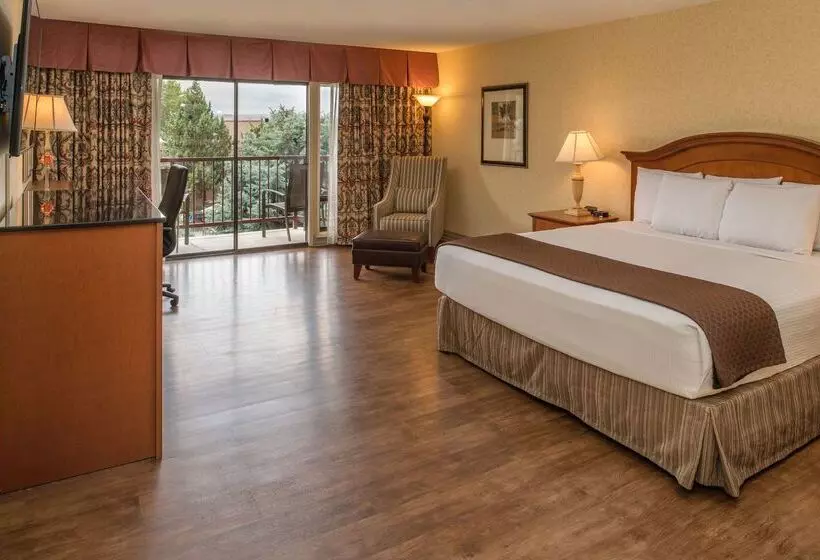 Red Lion Hotel Pasco Airport & Conference Center