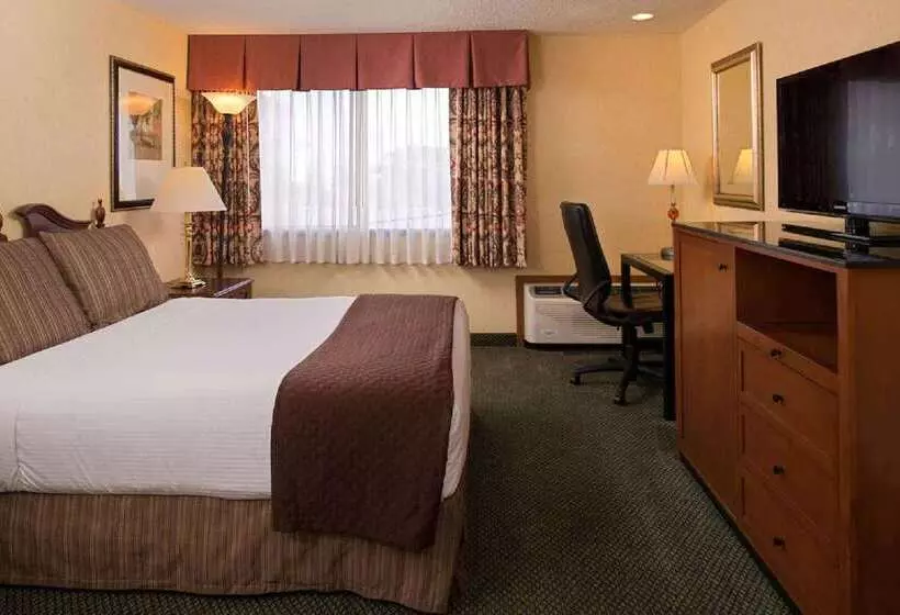 Red Lion Hotel Pasco Airport & Conference Center