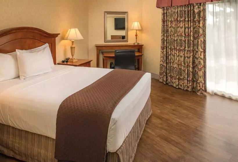 Red Lion Hotel Pasco Airport & Conference Center