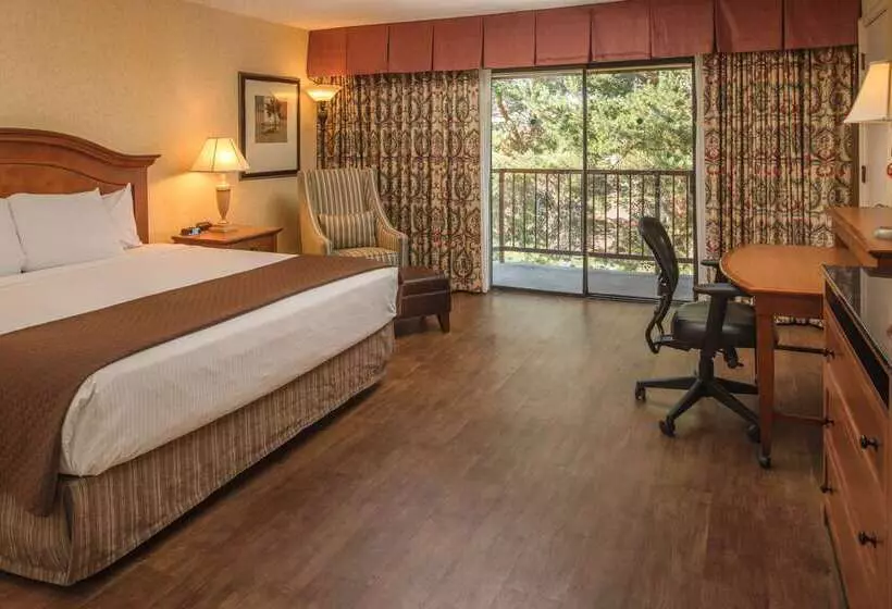 Red Lion Hotel Pasco Airport & Conference Center