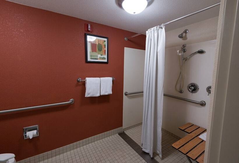 هتل Red Roof Inn Dayton North Airport