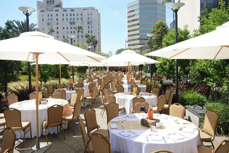 ホテル Marriott Long Beach Downtown