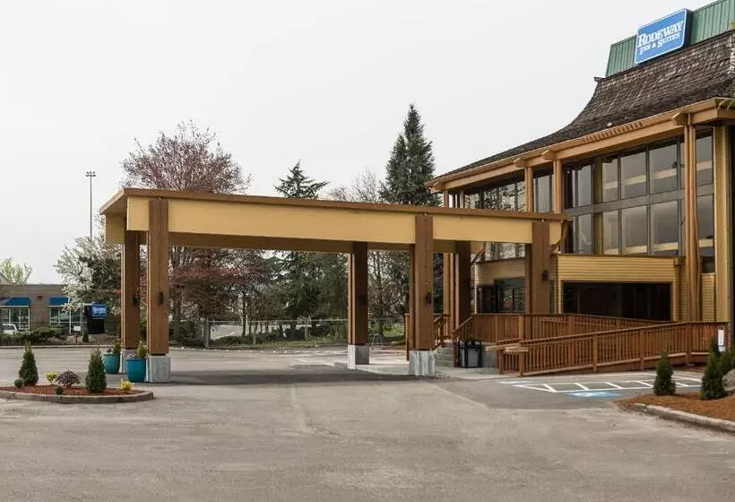 Отель Rodeway Inn & Suites Portland Jantzen Beach