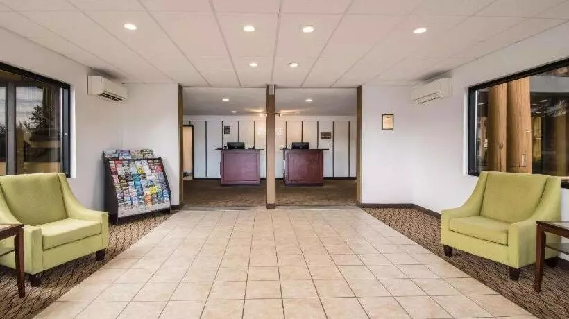 Отель Rodeway Inn & Suites Portland Jantzen Beach