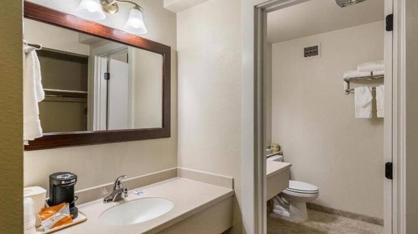 فندق Rodeway Inn & Suites Portland   Jantzen Beach