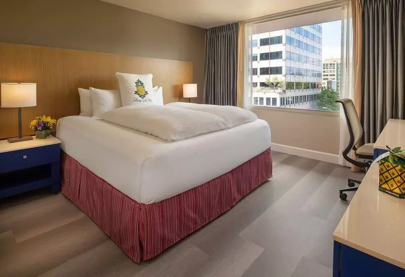 Staypineapple, Hotel Rose, Downtown Portland