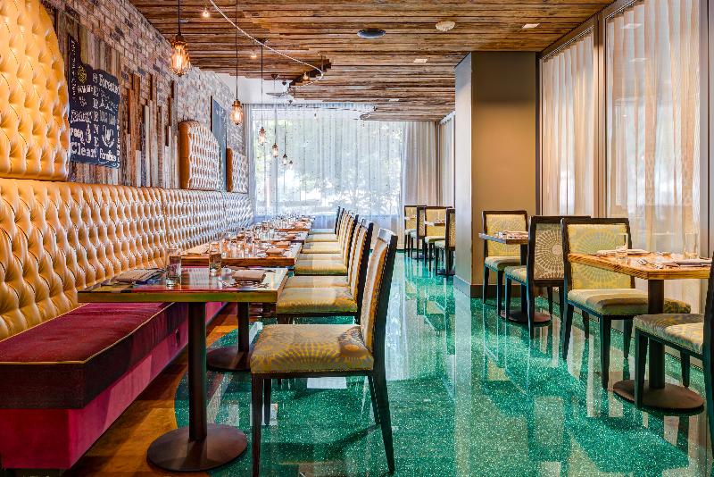 Staypineapple, Hotel Rose, Downtown Portland