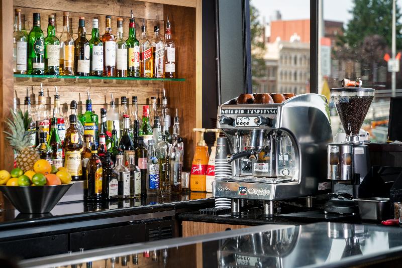 Staypineapple, Hotel Rose, Downtown Portland