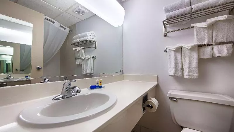 Hotelli Albany Airport Inn