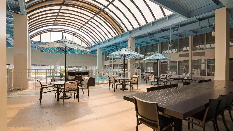 Hotelli Albany Airport Inn