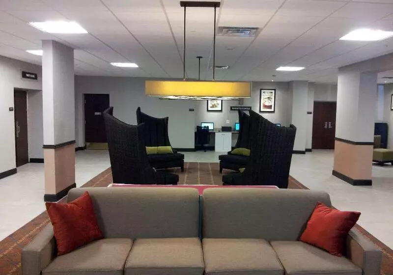 Hotelli Albany Airport Inn