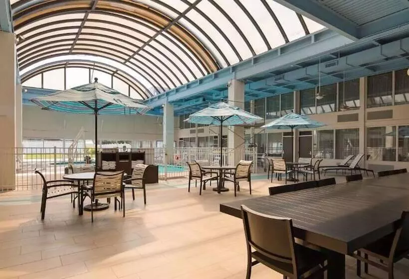 Hotelli Albany Airport Inn