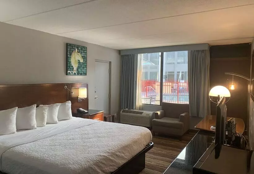 Hotelli Albany Airport Inn