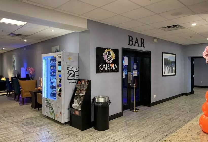 Hotelli Albany Airport Inn