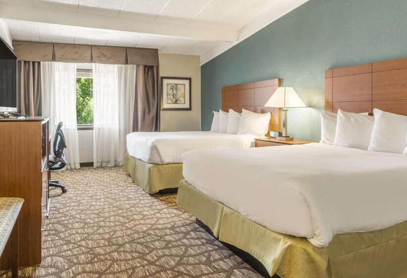 فندق Americinn By Wyndham Grand Rapids Airport North