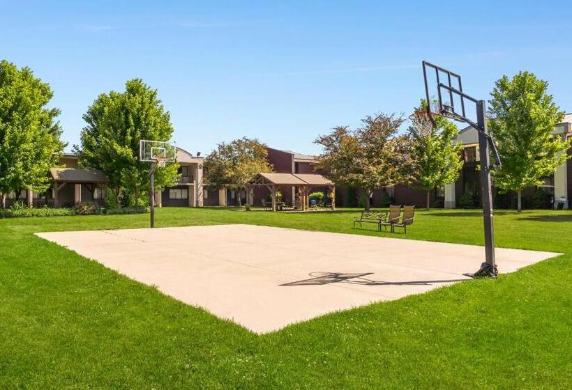 فندق Americinn By Wyndham Grand Rapids Airport North