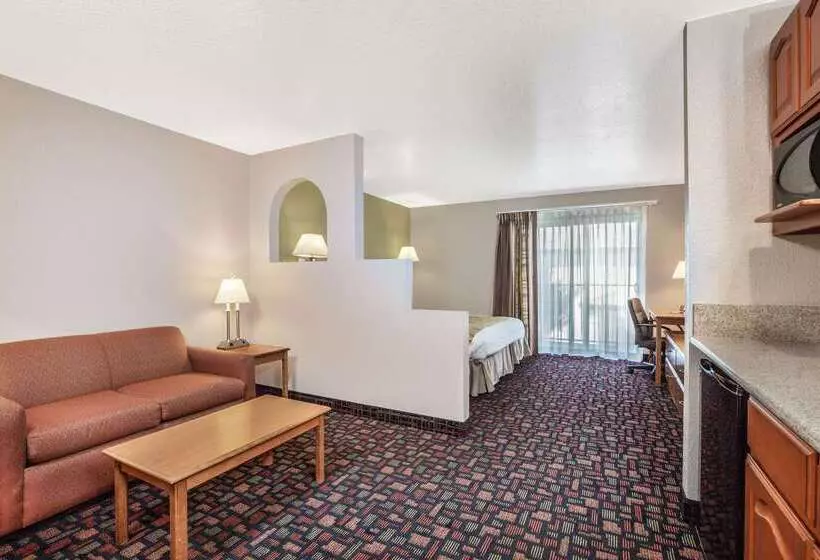 فندق Baymont By Wyndham Tehachapi