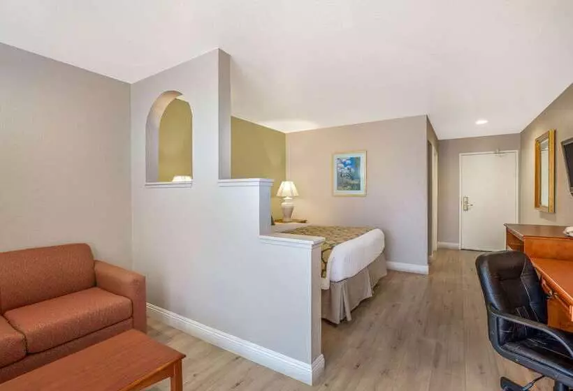 فندق Baymont By Wyndham Tehachapi