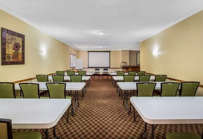 فندق Baymont By Wyndham Tehachapi