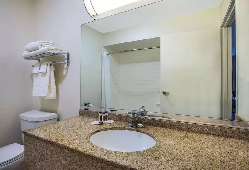 فندق Baymont By Wyndham Tehachapi