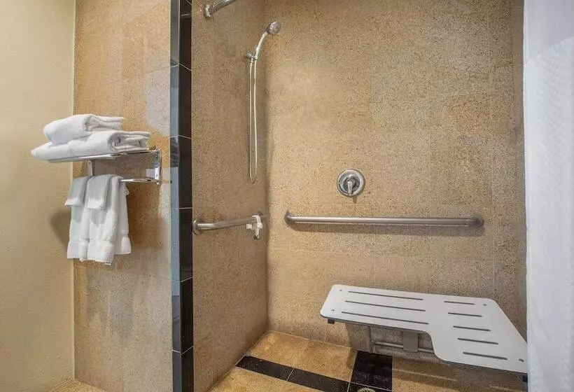 فندق Baymont By Wyndham Tehachapi