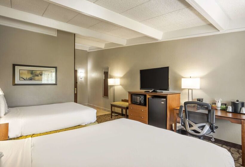 فندق Americinn By Wyndham Grand Rapids Airport North