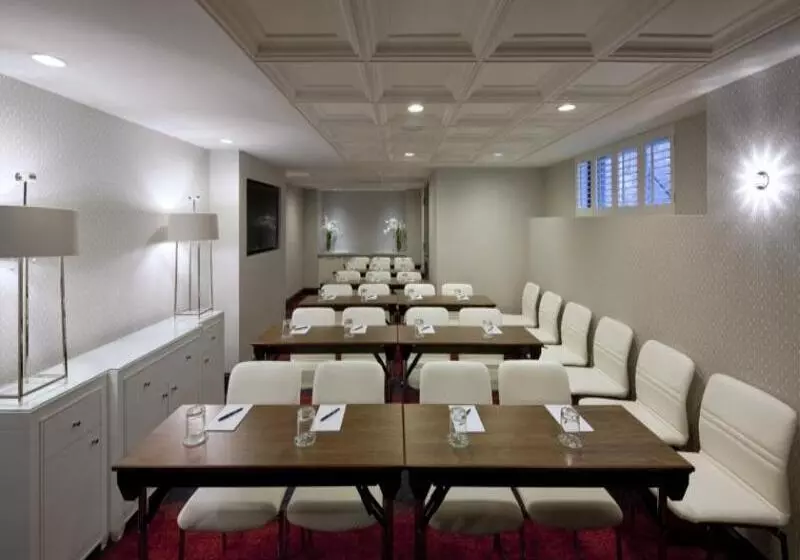 Отель Capitol Hill