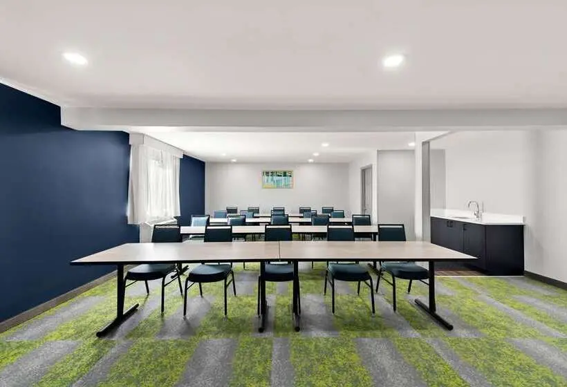 ホテル Economy 7 Inn   Norfolk