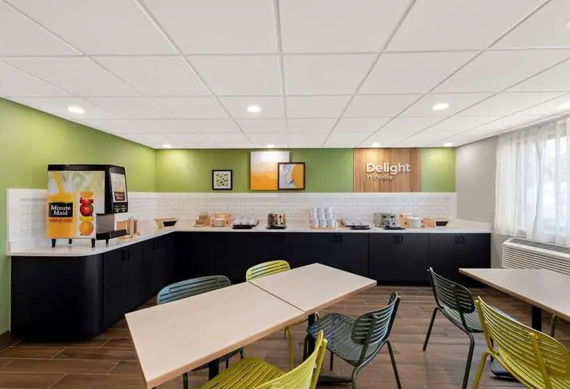 ホテル Economy 7 Inn   Norfolk