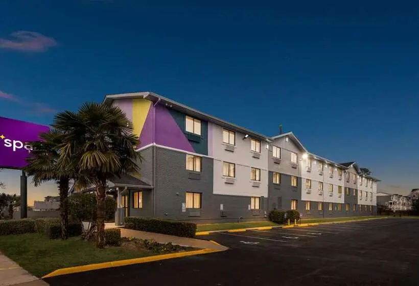 ホテル Economy 7 Inn   Norfolk
