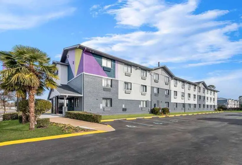 ホテル Economy 7 Inn   Norfolk