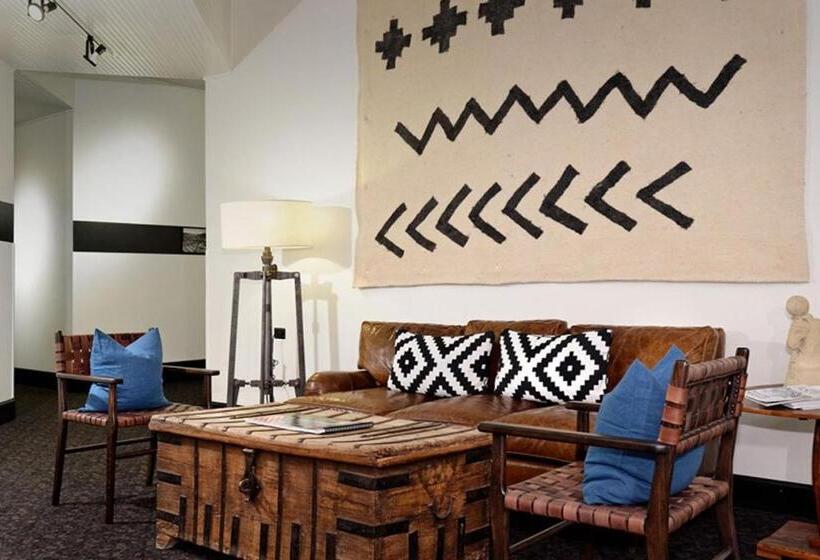 هتل Independence Square Lodge By Frias