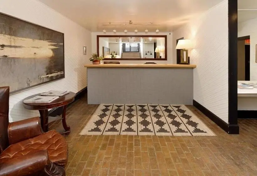 ホテル Independence Square Lodge By Frias