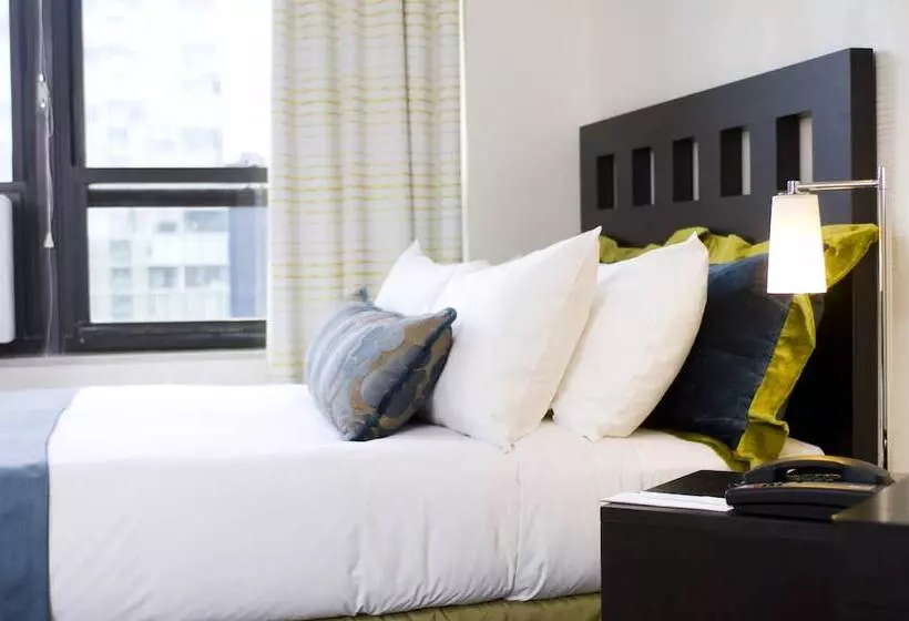 هتل Inn Of Chicago