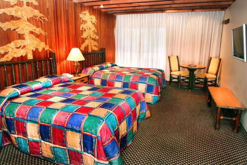 Hotel Lakeside Inn & Casino