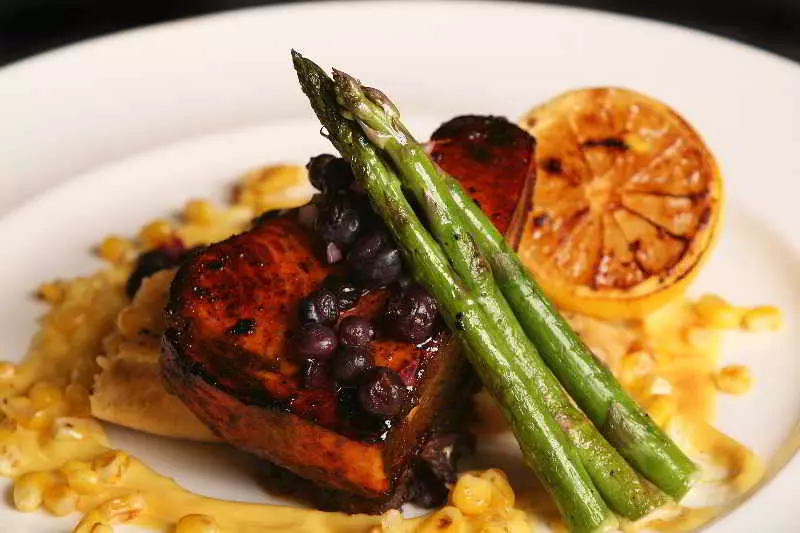 Hotel Lakeside Inn & Casino