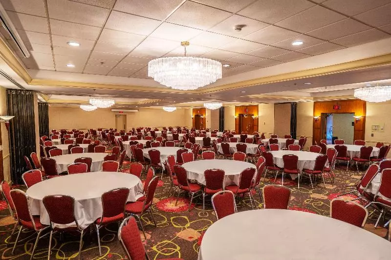 فندق Radisson  Milwaukee West