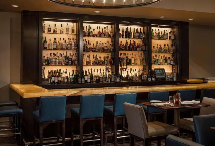 هتل Sheraton Commander