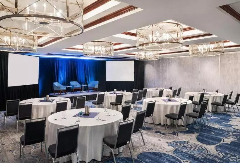 Отель Sheraton Madison