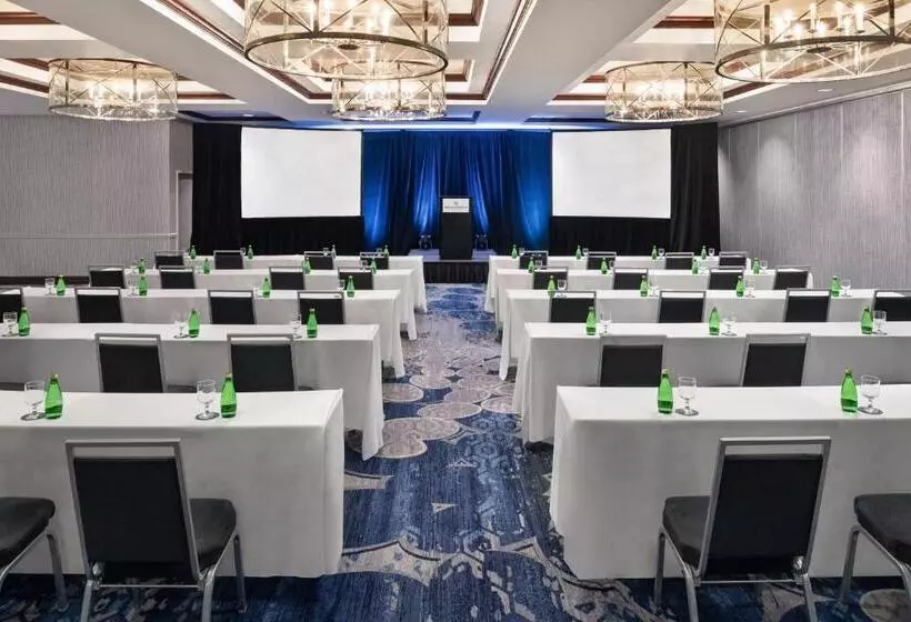 Отель Sheraton Madison