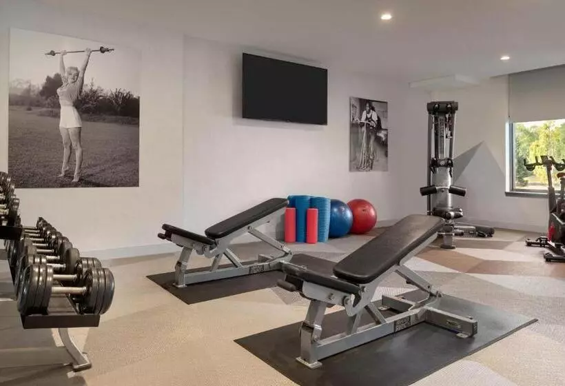 Отель Sheraton Madison