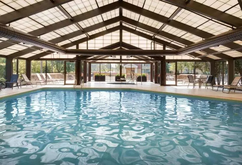 Отель Sheraton Madison