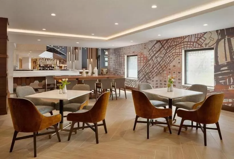 Отель Sheraton Madison