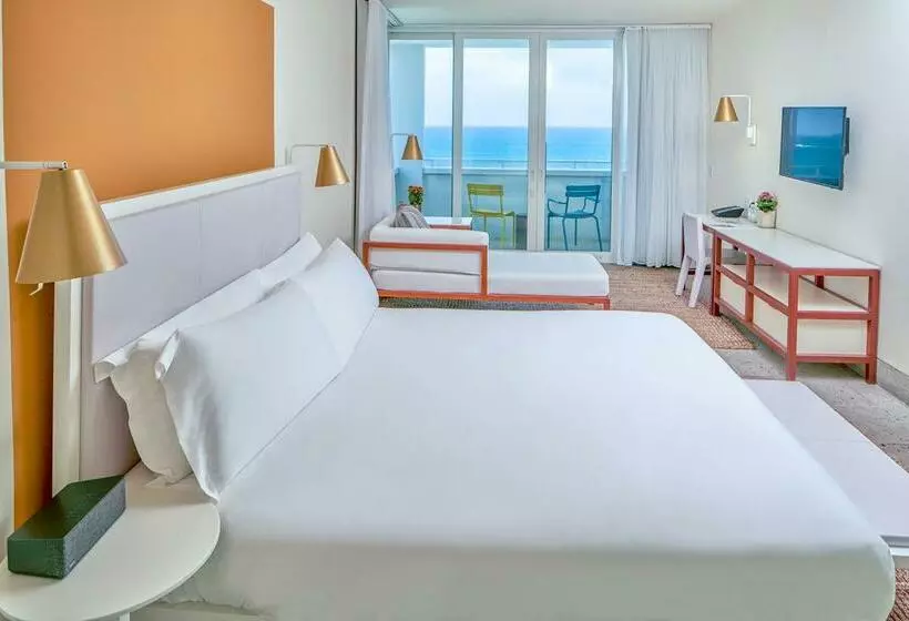Отель Shore Club South Beach
