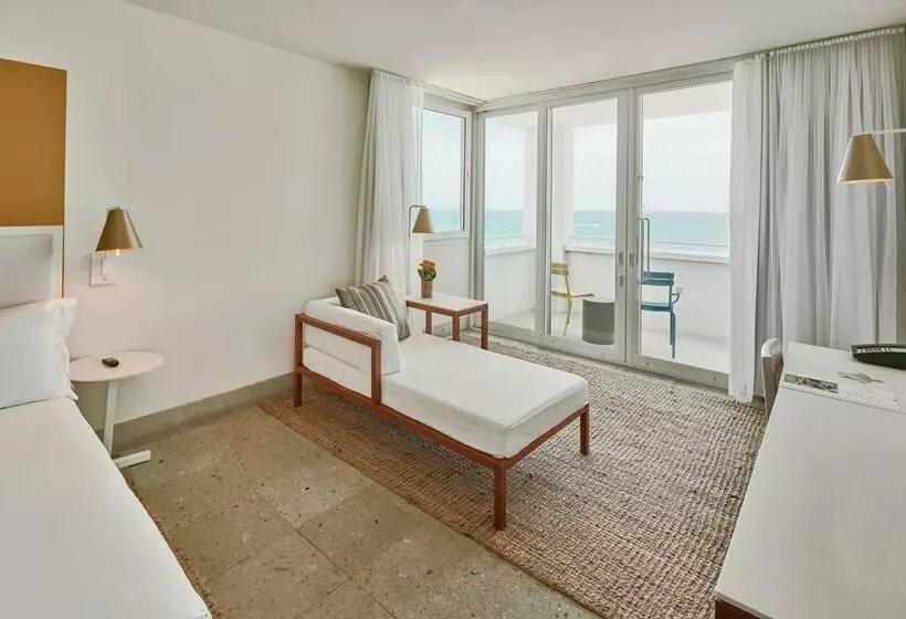 Отель Shore Club South Beach