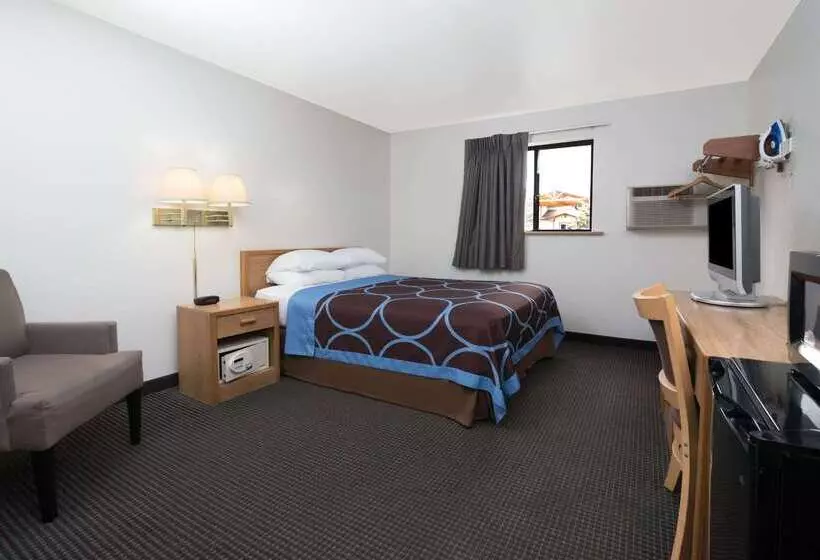 هتل Super 8 By Wyndham Billings